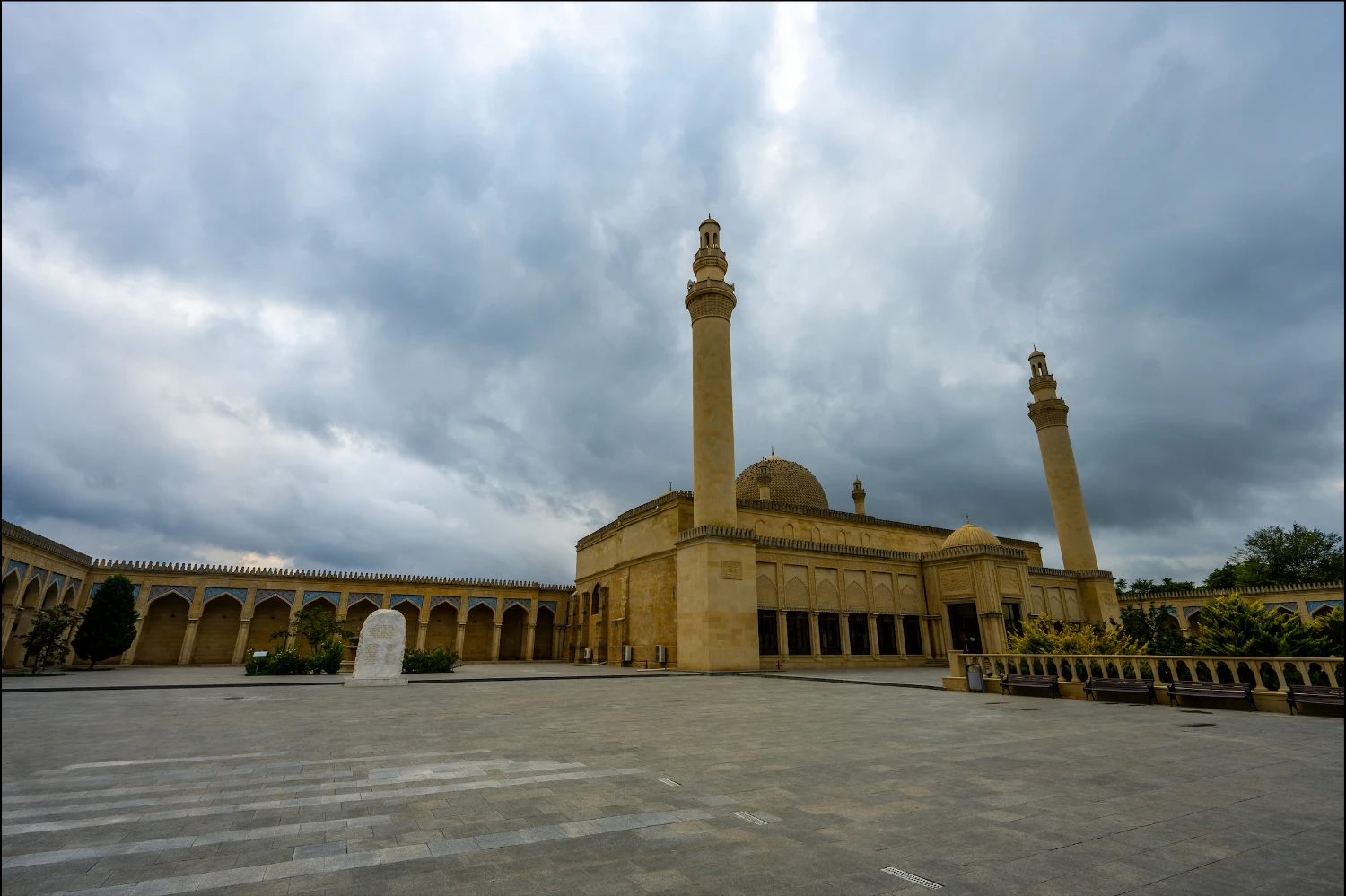 Japanese Traveler Guide To Azerbaijan